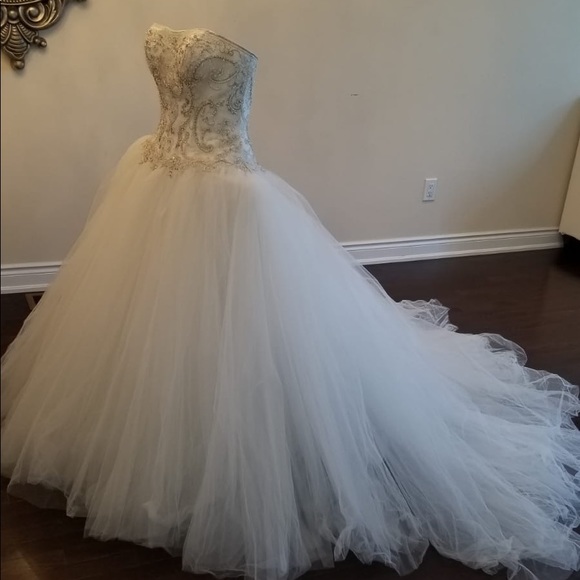 Luxury Pearl Beaded Wedding Dress - Picture 3 of 8